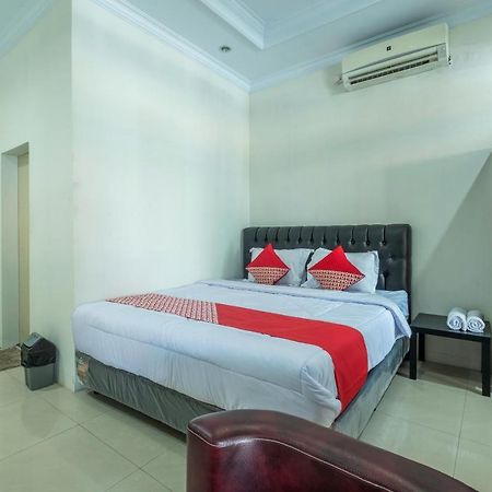 Hotel Oyo 2259 Zleepy Ks Tubun à Cirebon Extérieur photo