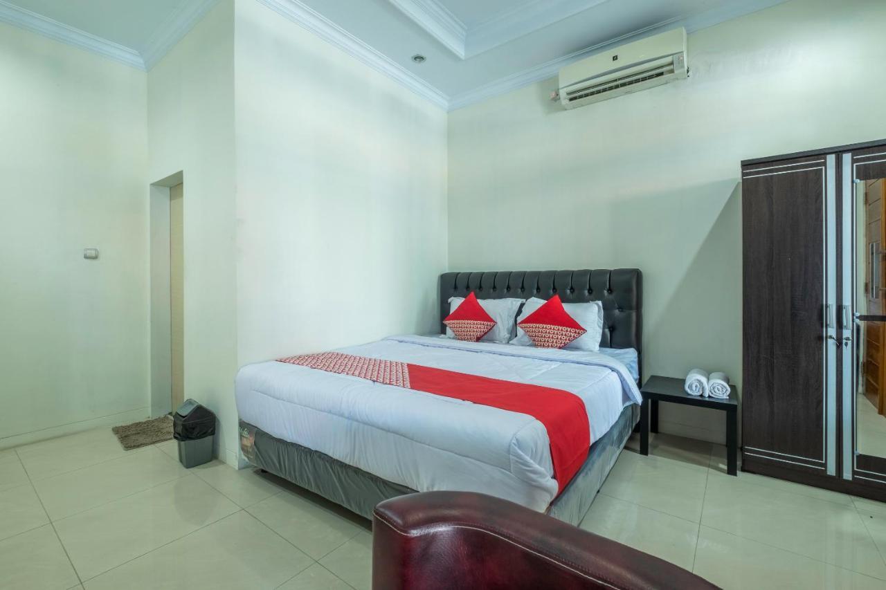 Hotel Oyo 2259 Zleepy Ks Tubun à Cirebon Extérieur photo
