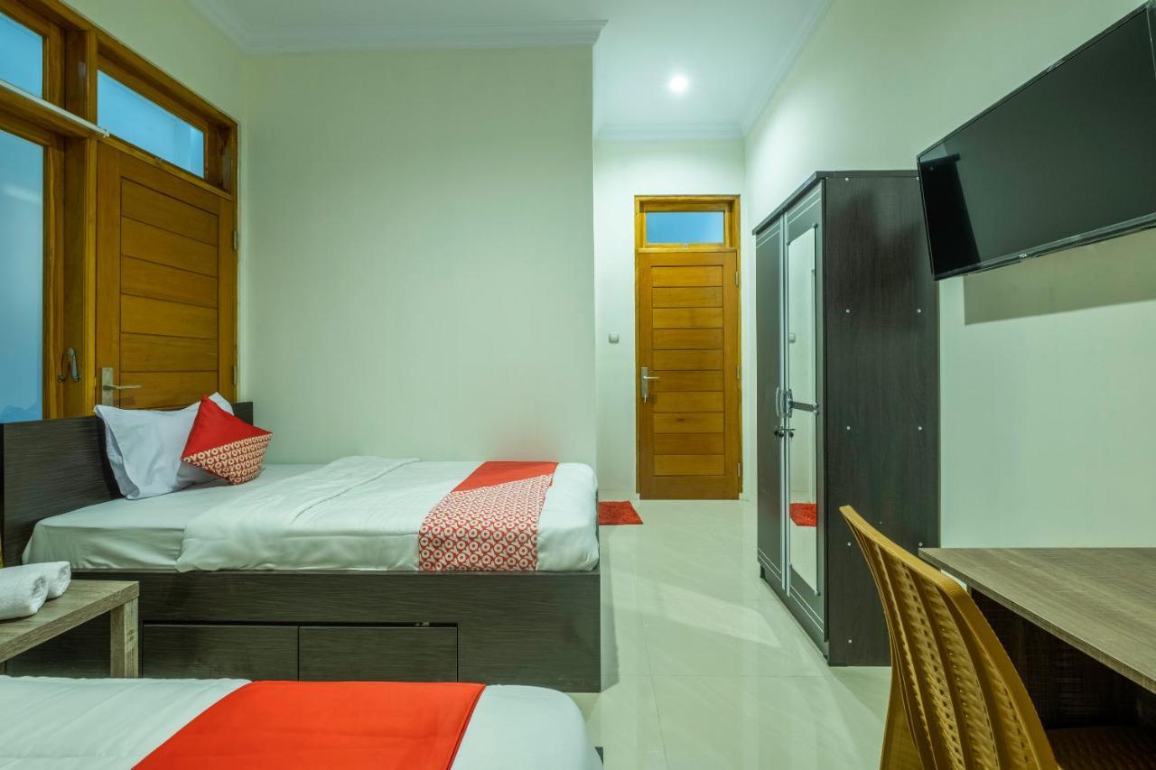 Hotel Oyo 2259 Zleepy Ks Tubun à Cirebon Extérieur photo