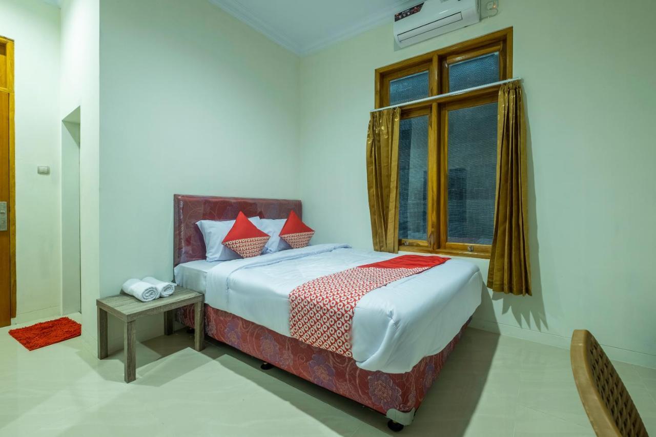 Hotel Oyo 2259 Zleepy Ks Tubun à Cirebon Extérieur photo