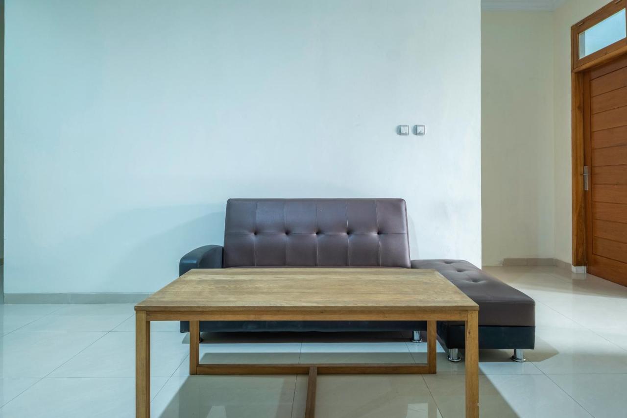 Hotel Oyo 2259 Zleepy Ks Tubun à Cirebon Extérieur photo
