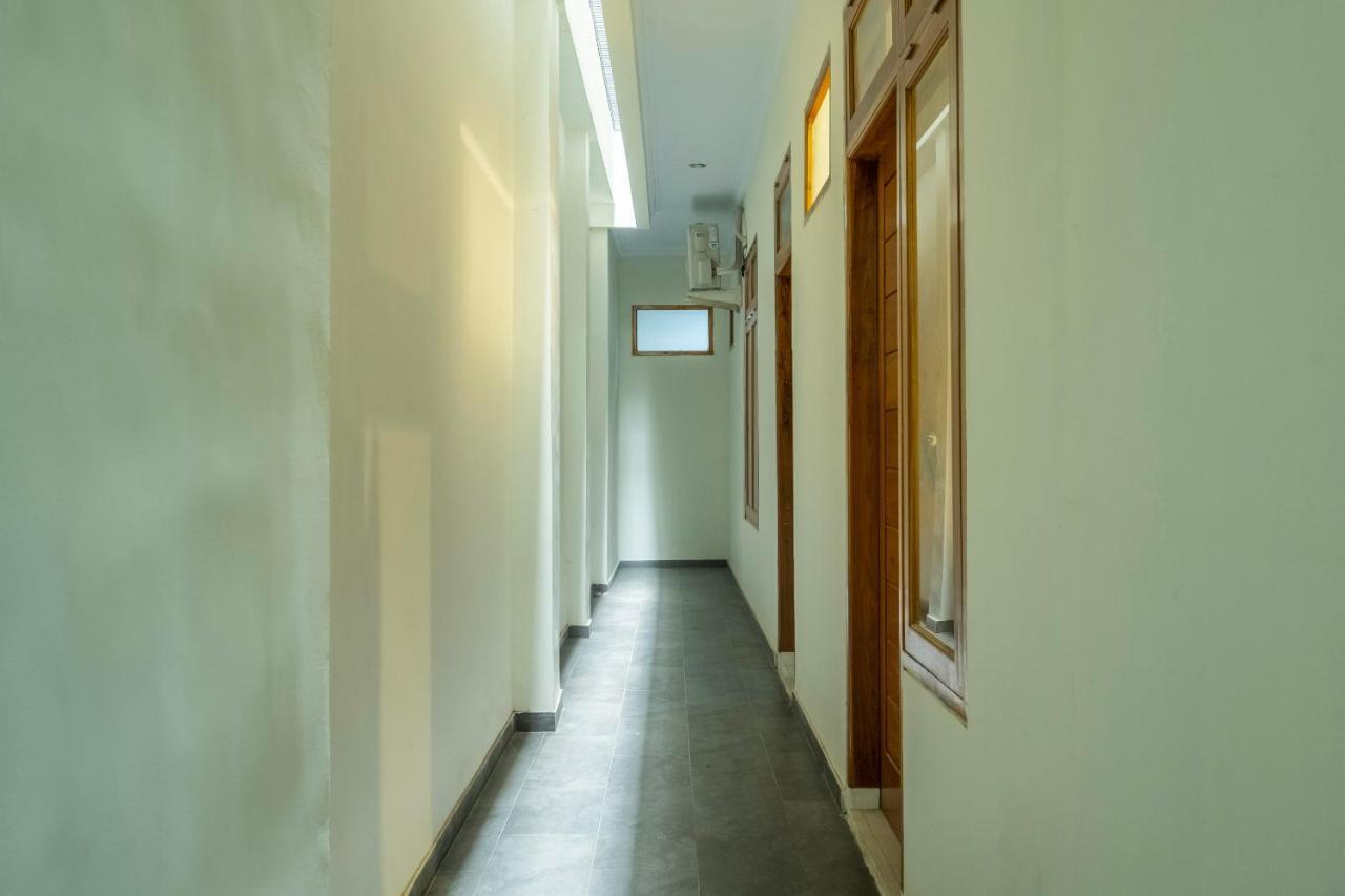 Hotel Oyo 2259 Zleepy Ks Tubun à Cirebon Extérieur photo